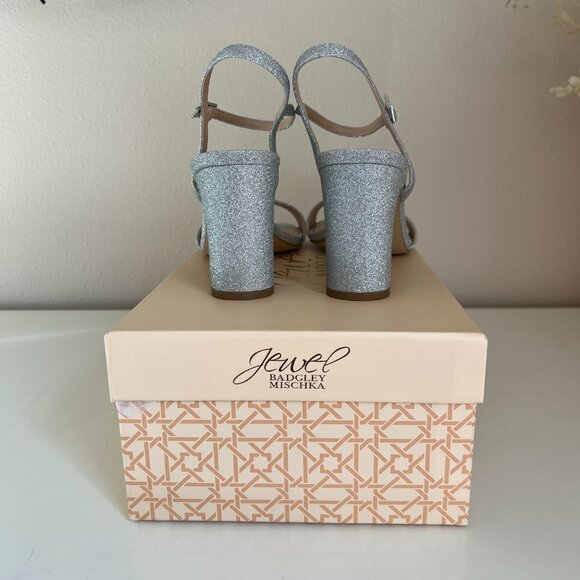 BADGLEY MISCHKA JEWEL Rayla Evening Sandals - Silver Fabric - Size 8.5 - Picture 10 of 13
